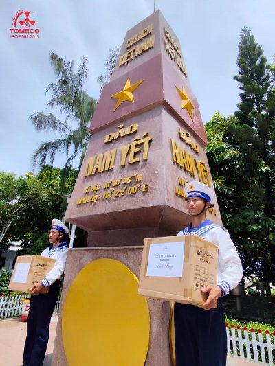 Các phần quà của TOMECO được trao gửi tới các chiến sĩ đảo Nam Yết